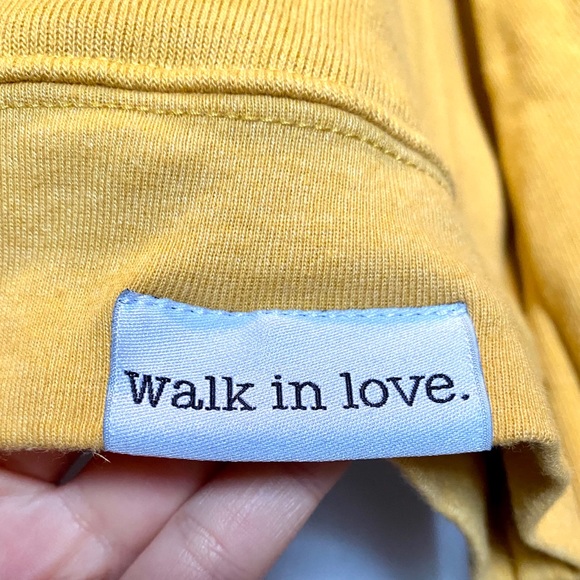 Walk In Love. She Will Be Known Crop Pullover Sz S - Picture 3 of 5